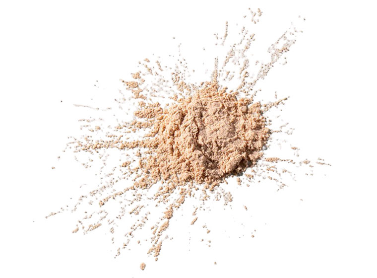 自然に溶け込む「クリアベージュ」を採用